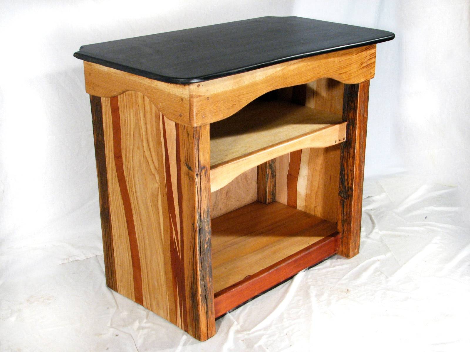 Meuble de cuisine en bois et ardoise