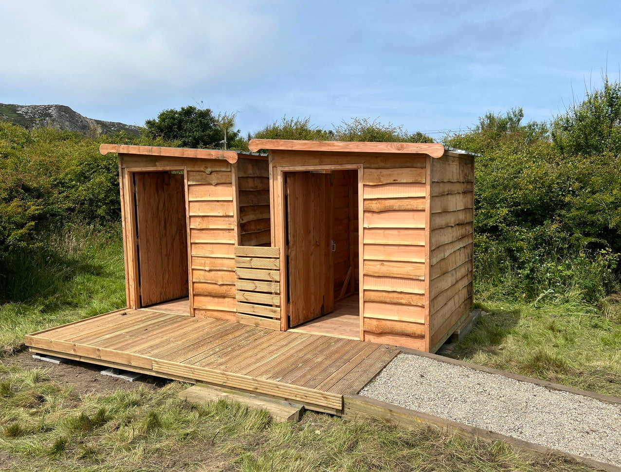 Toilettes à compost accessibles aux handicapés  