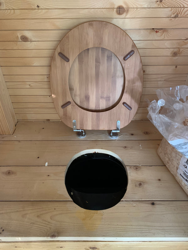 compost toilet with urine separator