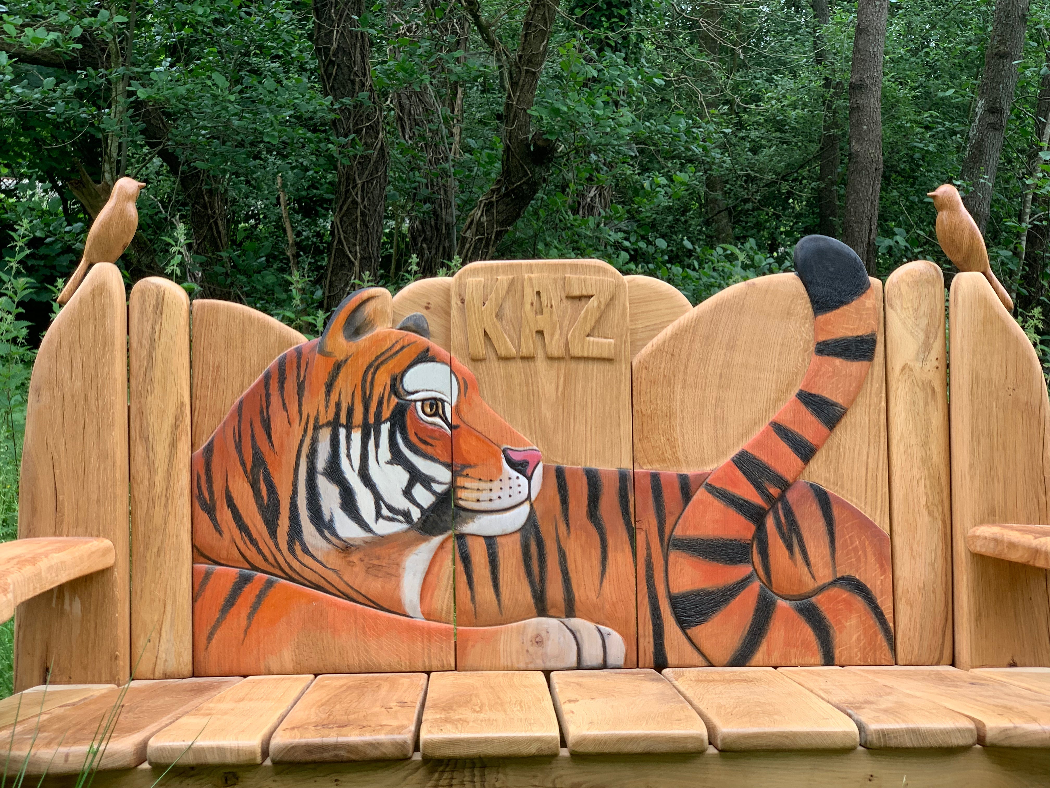 animal carved furniture