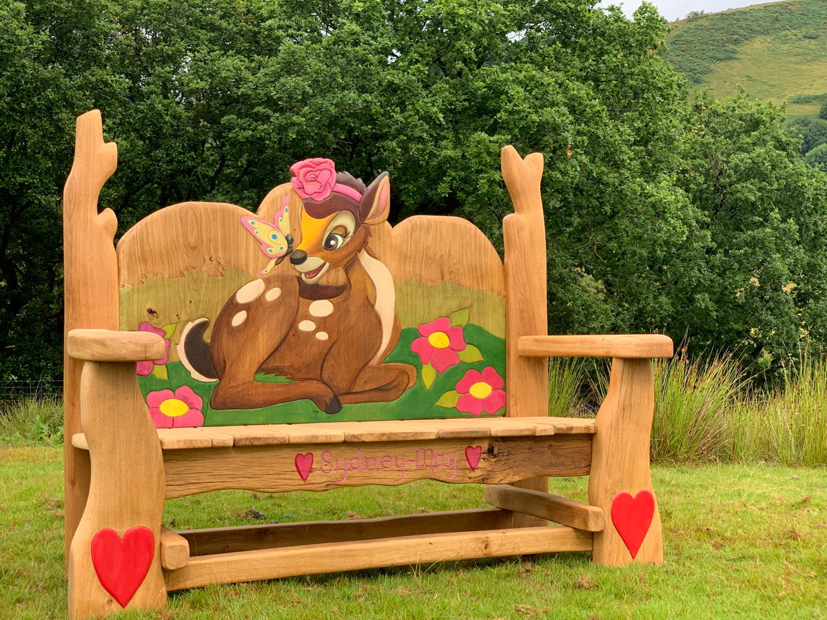 Banc rustique en chêne avec motif Bambi et détails en forme de cœur