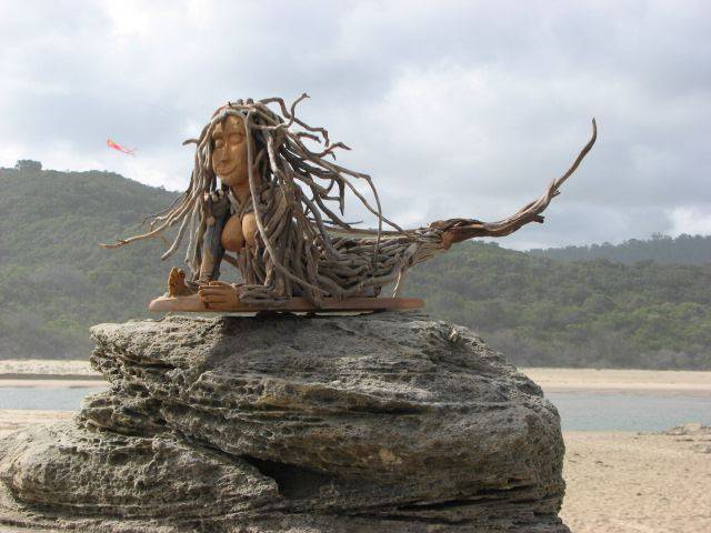 sculpture de sirène en bois flotté 04