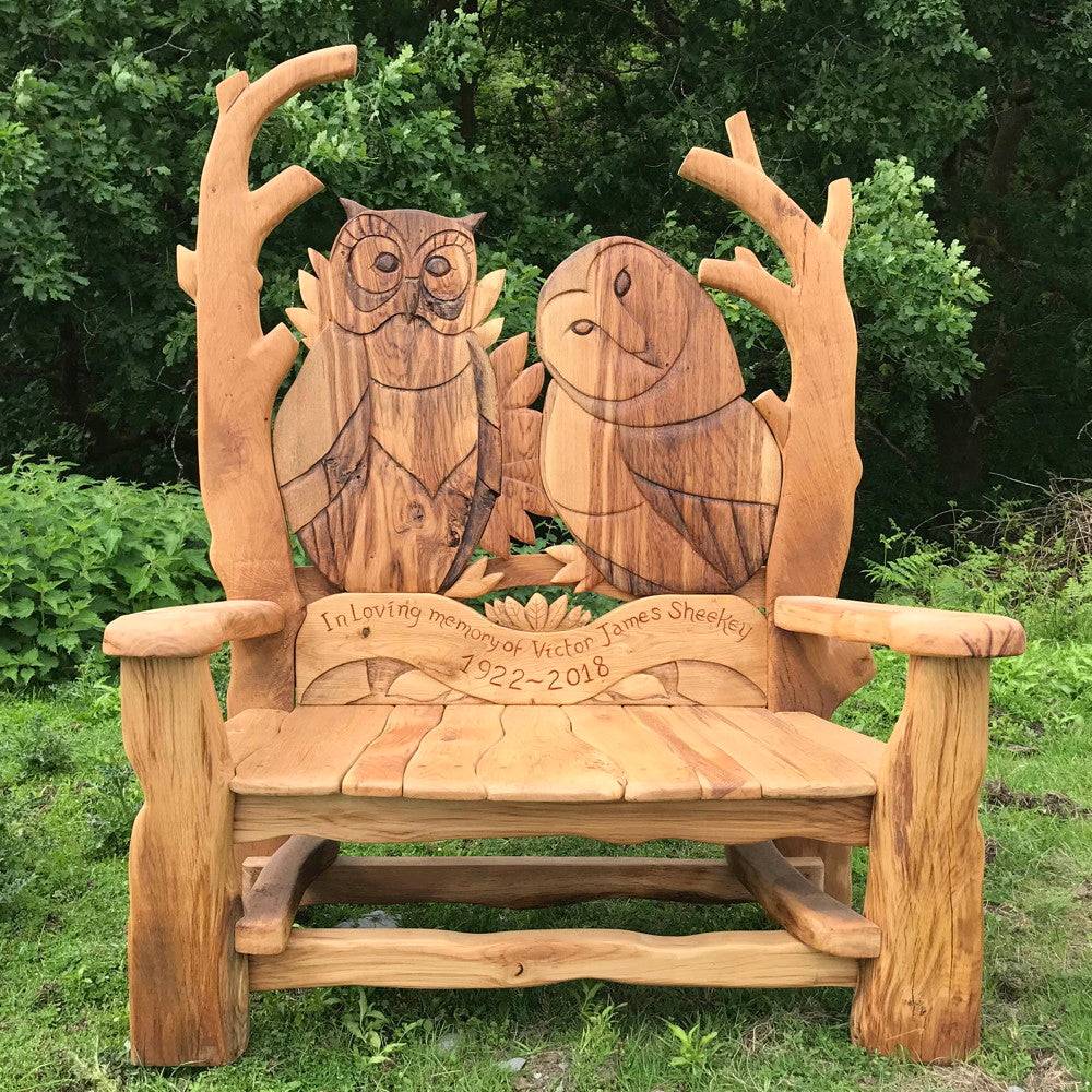 banc commémoratif en chêne hibou