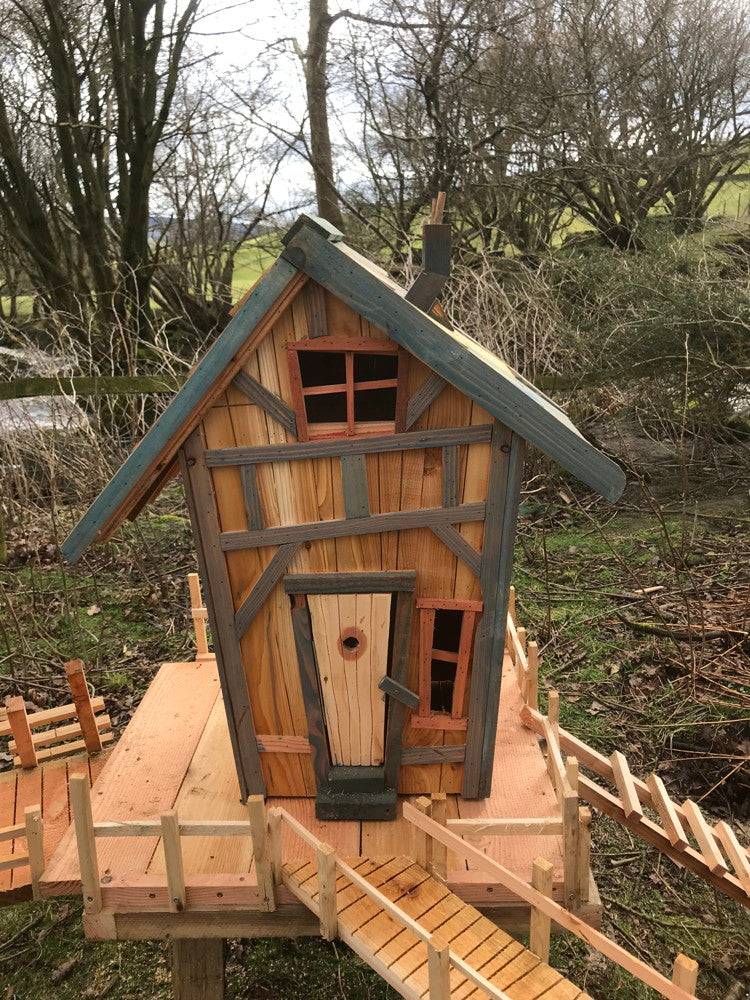 Maison de fée en bois au design rustique