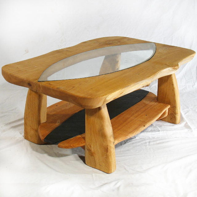 Table basse en verre funky avec du bois de hêtre et de l'ardoise