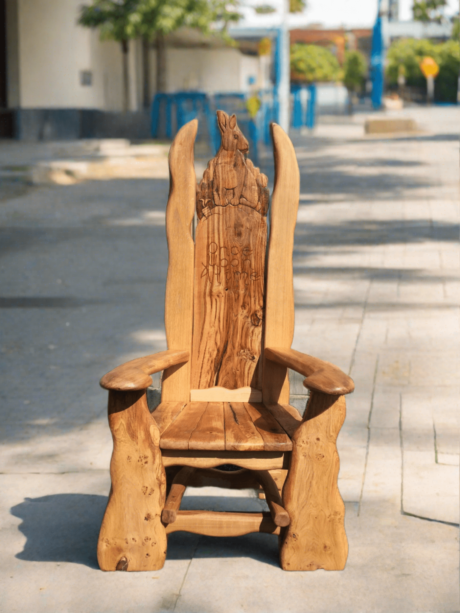Hand Carved Chairs Celebrating the Animals of the Natural World - FreeRangeDesigns