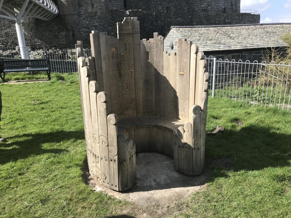 Harlech handmade oak circular bench — castle-inspired, bespoke, Wales