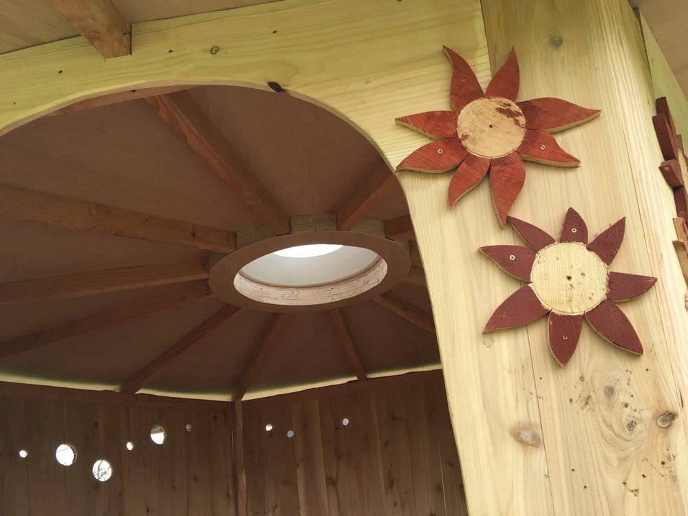 mur en bois sur abri