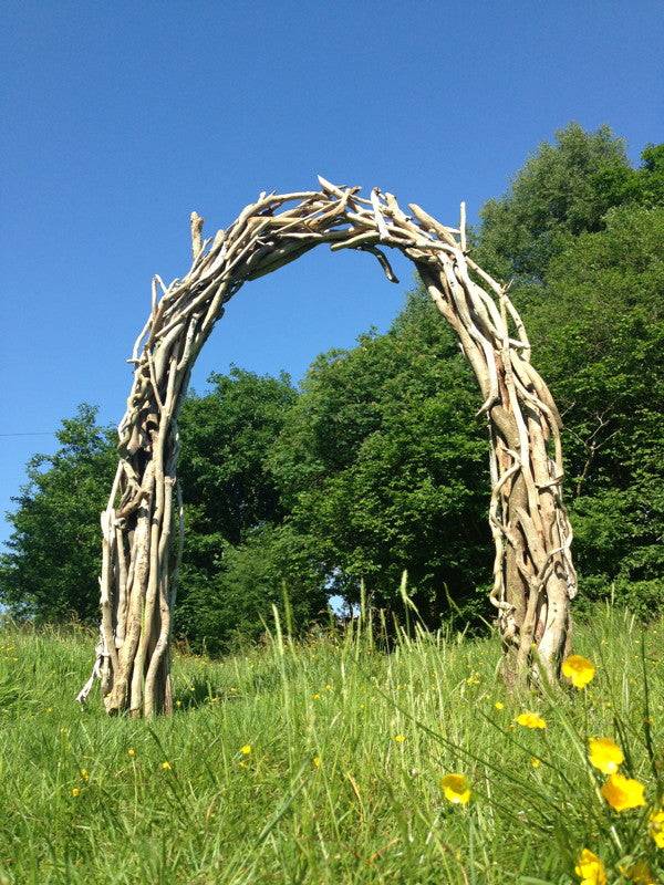 driftwood wedding arch 02