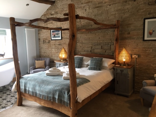 four poster bed for country pub