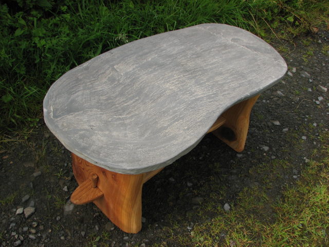 Table basse polyvalente en ardoise pour le jardin