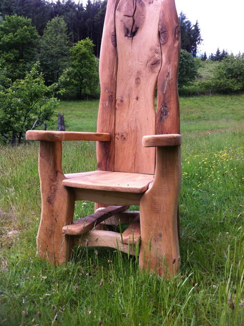  Traditional story chair 02